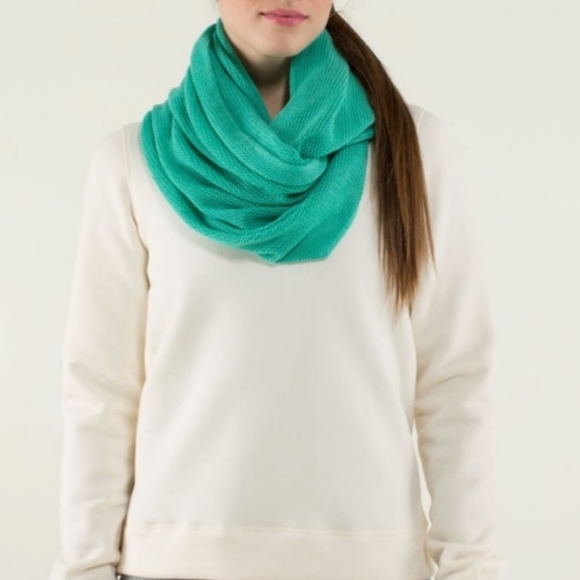 Lululemon Om Onward Scarf Heathered Bali Breeze - Picture 1 of 6